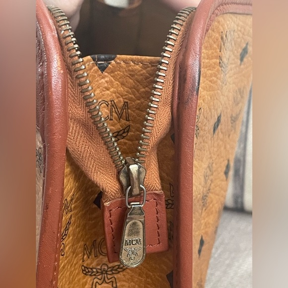 ⭐️COA⭐️MCM Vintage Visetos Leather-Trimmed Pouch/Clutch⭐️ 💯AuThEnTiC - Picture 9 of 14